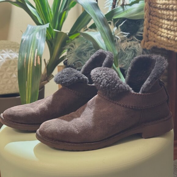 UGG McKay Short Harness Boot, Chocolate Brown, US Women's 9.5 - Picture 3 of 16